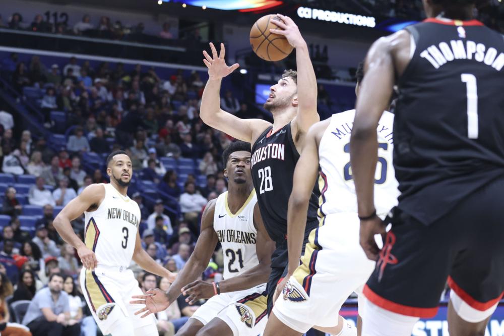 一位高大的 一位高大的